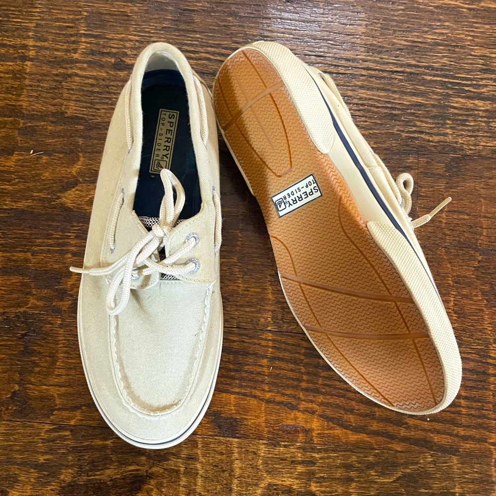 Beige Sperry Top-Sider shoes